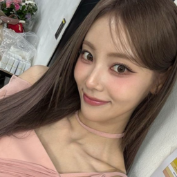 Jinsoul gallery image