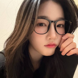 Kim YooYeon gallery image