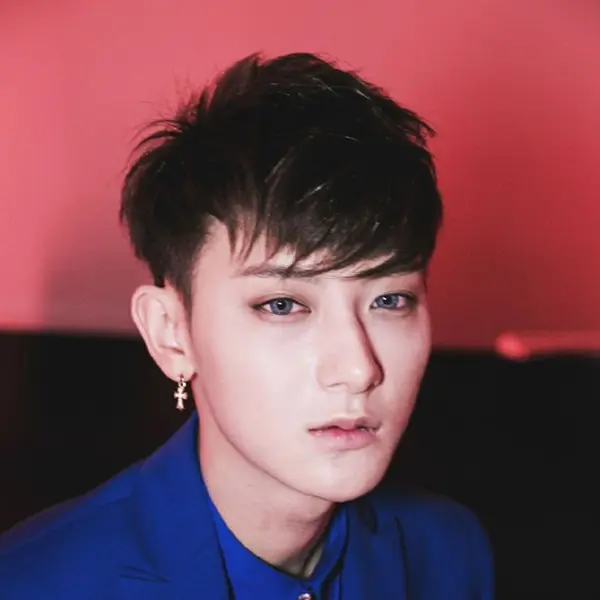 Huang Zitao gallery image