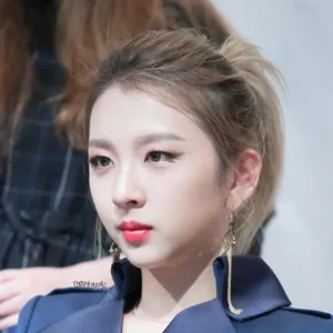 Jeon Jiwoo gallery image