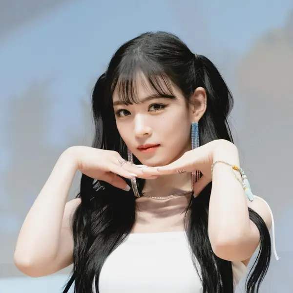 Chaeyoung gallery image