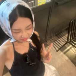 Yella.E gallery image