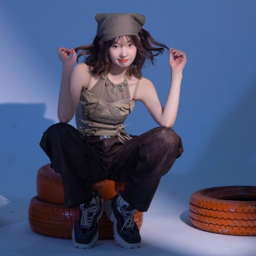 Long Yunzhu gallery image