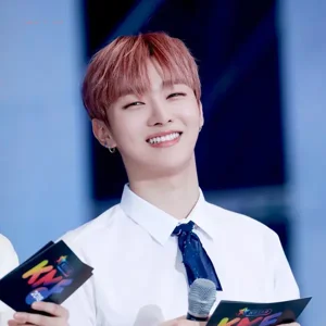 Jisung gallery image