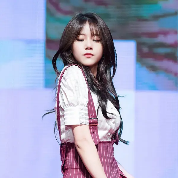 Shin Hyejeong gallery image