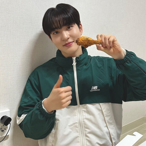Kim Wooseok galerijafbeelding