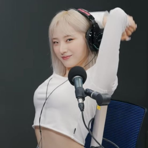 HaSeul gallery image