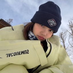 Lalisa gallery image