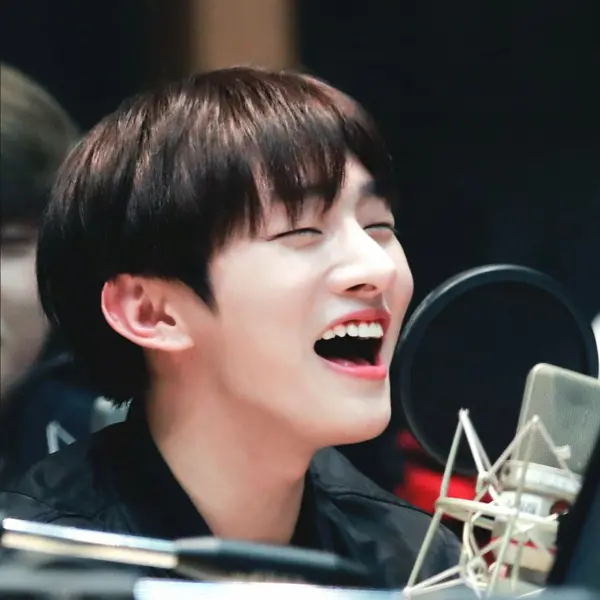 Jisung gallery image