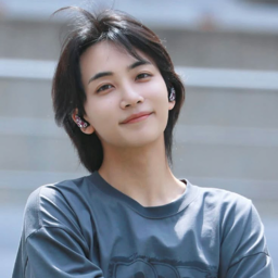 Jeonghan gallery image