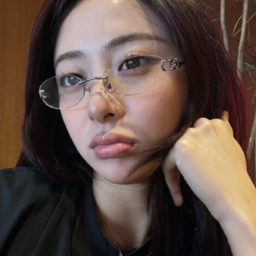 Huh Yunjin gallery image