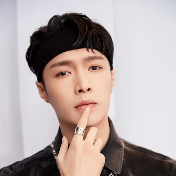 Lay Zhang gallery image