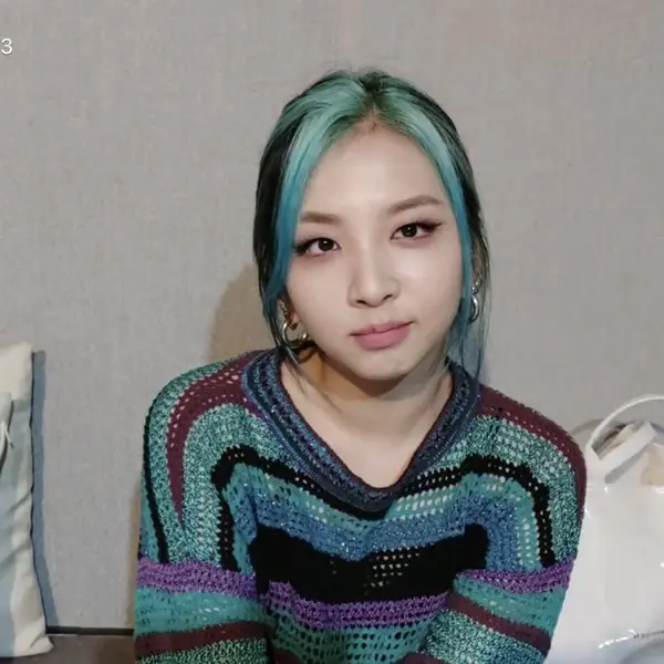 Jeon Jiwoo gallery image