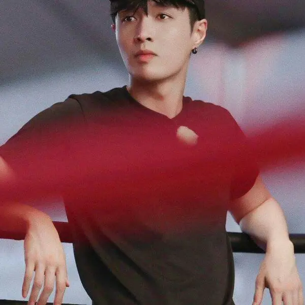 Lay Zhang gallery image