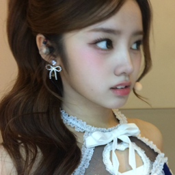 Elisia gallery image