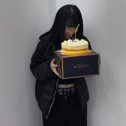 Yella.E gallery image