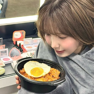 Hitomi gallery image