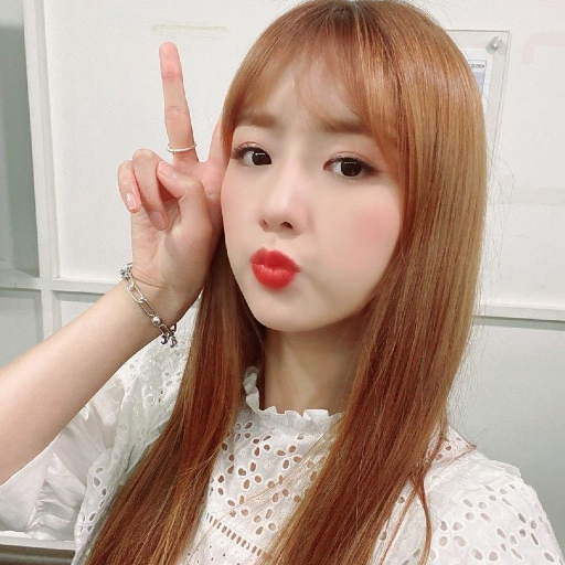 Larawan sa gallery ni Bomi