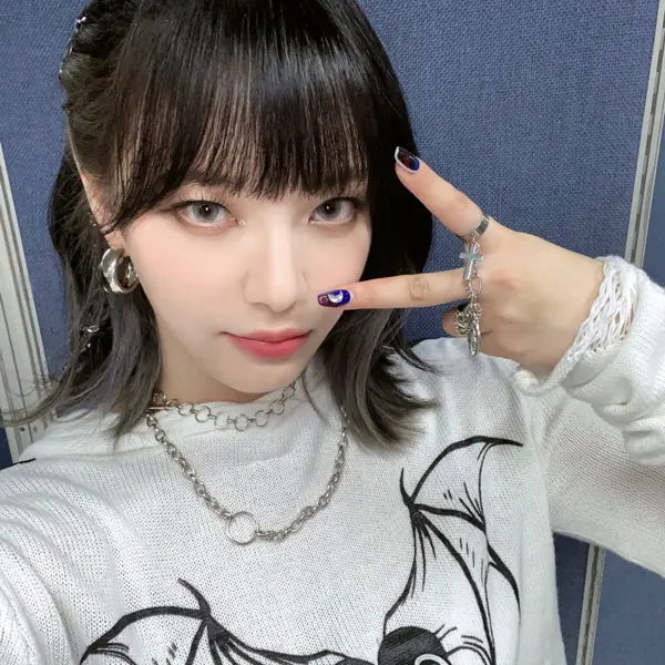 Moon Sua gallery image