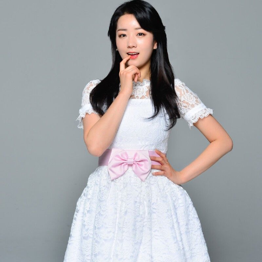 Larawan sa gallery ni Bomi