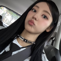 Jinsoul gallery image