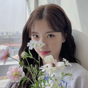 Eunseo gallery image