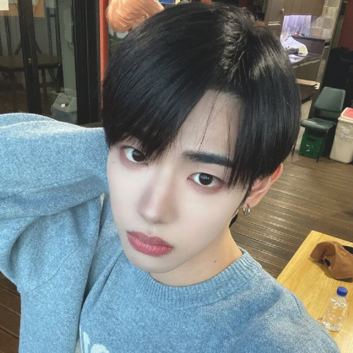 Kang Minseo galerijafbeelding