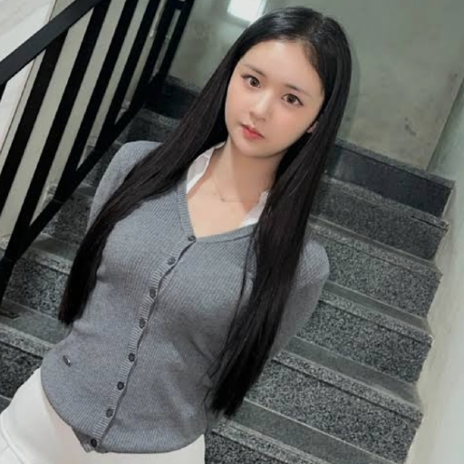 Julia gallery image