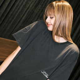 Lalisa gallery image