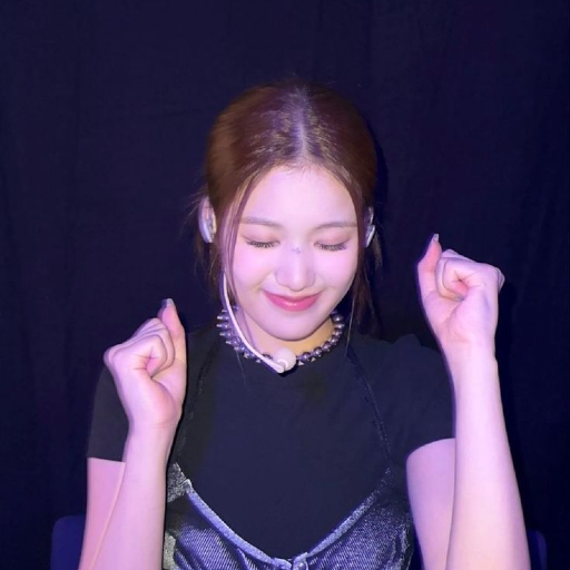Gambar galeri Yoon Jiyoon