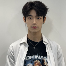 Lee Jeonghyeon gallery image