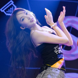 Long Yunzhu gallery image