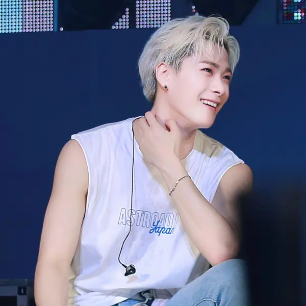 Moon Bin gallery image