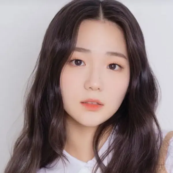 Yoon SeoYeon gallery image