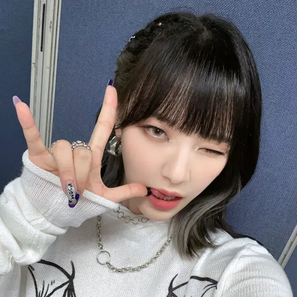 Moon Sua gallery image