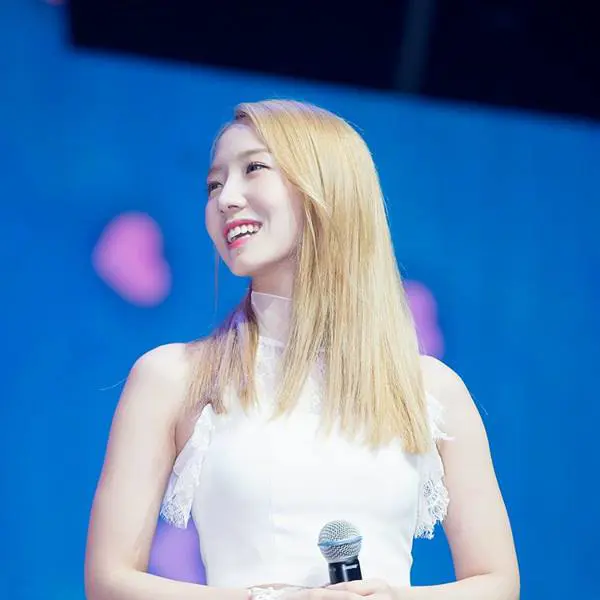 Meiqi gallery image