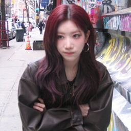 Kim Lip gallery image