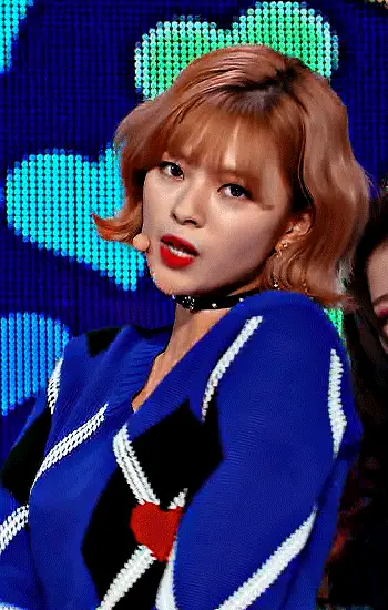 Jeongyeon gif