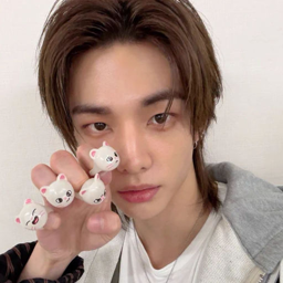 Hyunjin gallery image