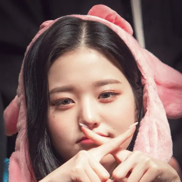 Wonyoung gallery image