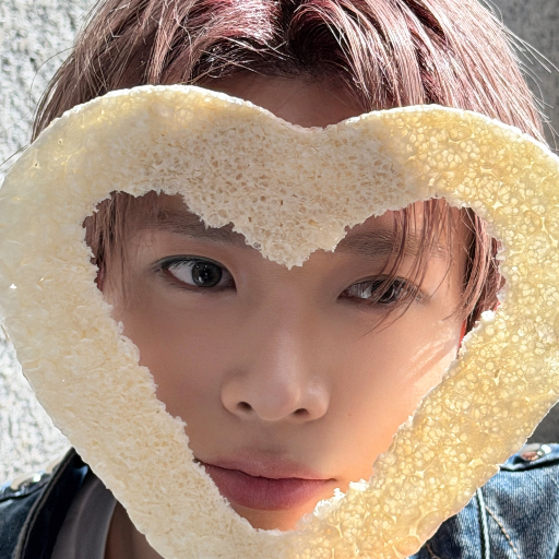 Heeseung gallery image