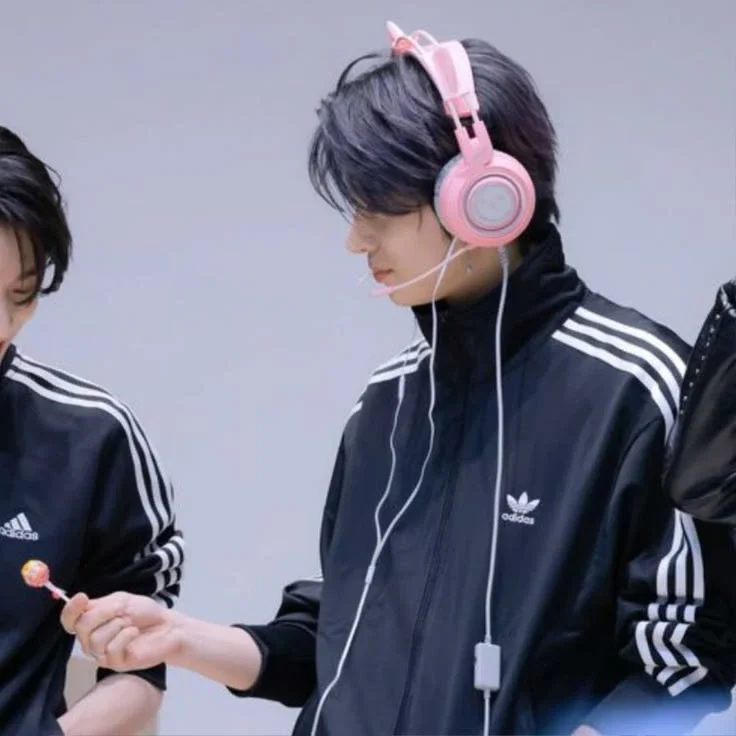 Heeseung gallery image