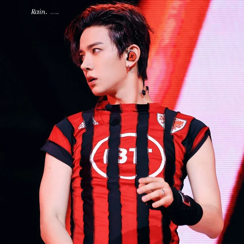 Heeseung gallery image