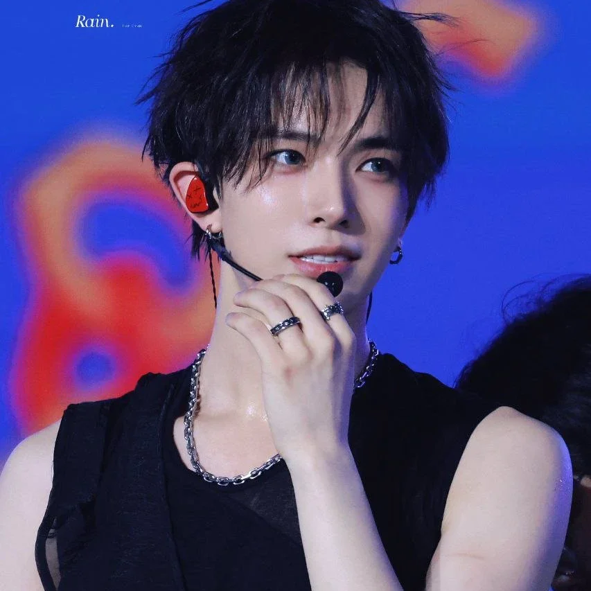 Heeseung gallery image