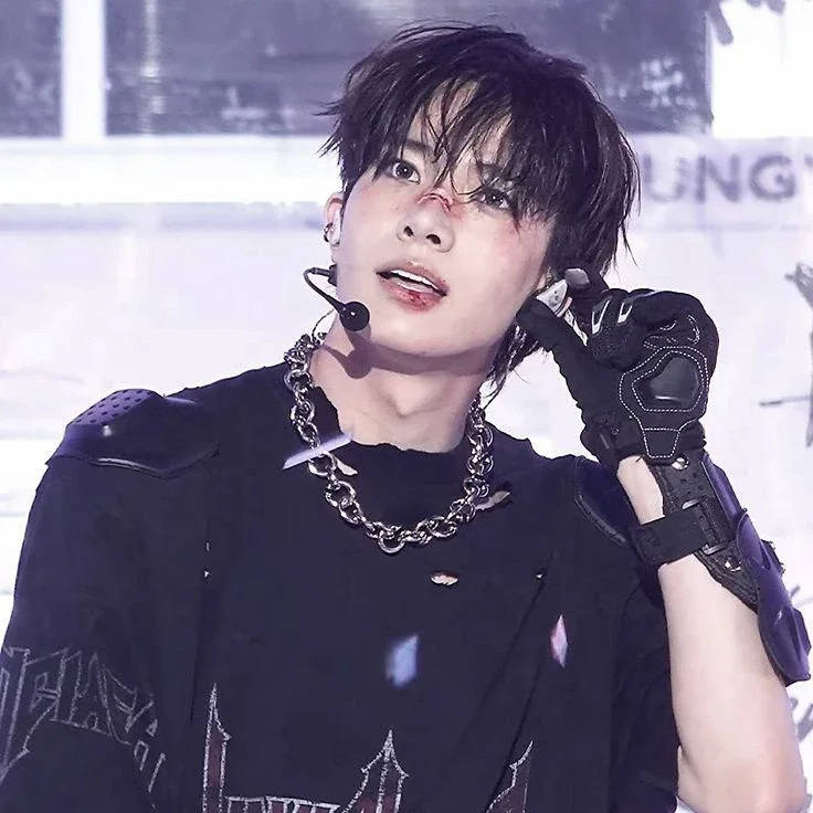 Heeseung gallery image
