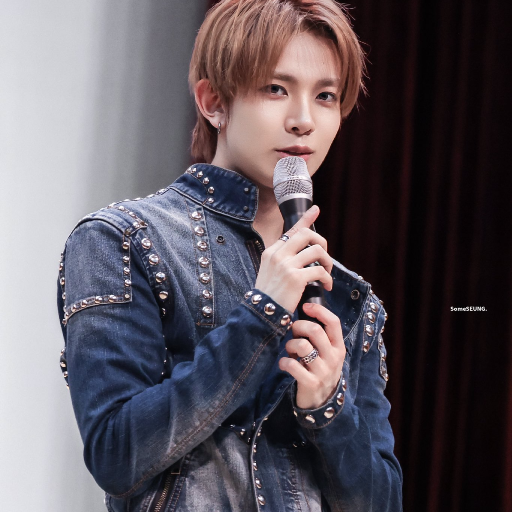 Heeseung gallery image