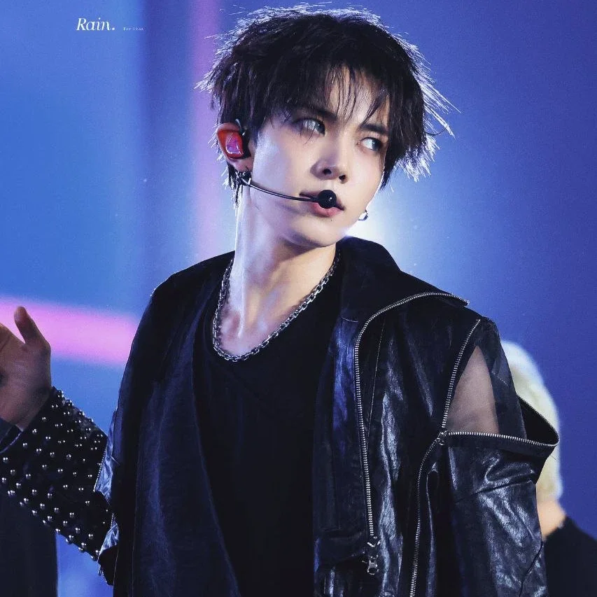 Heeseung gallery image