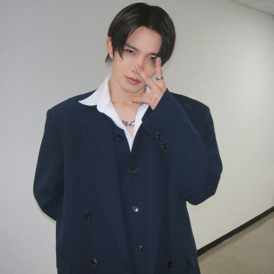 Heeseung gallery image
