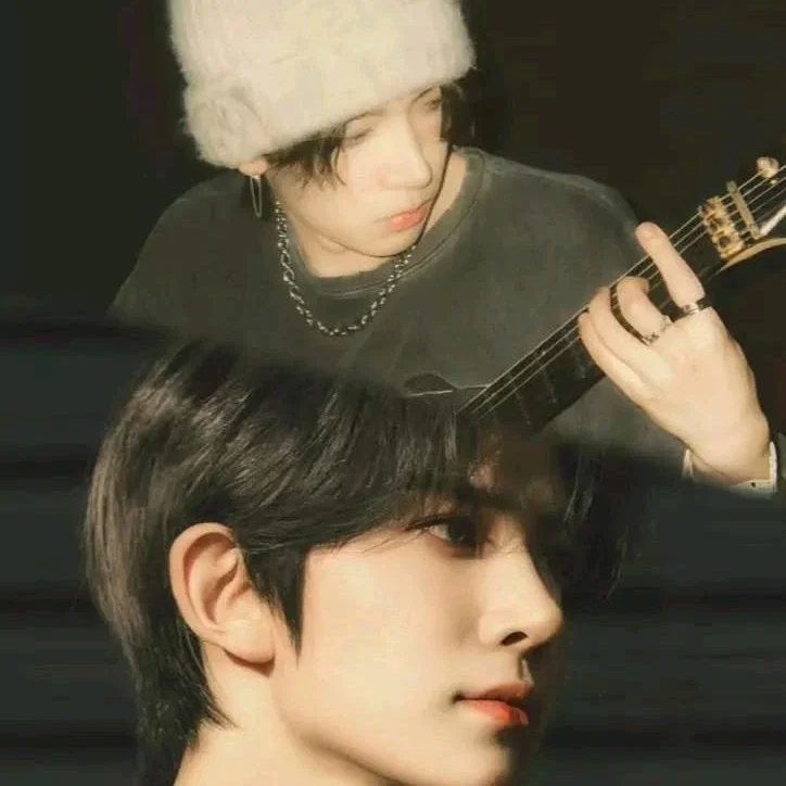 Heeseung gallery image