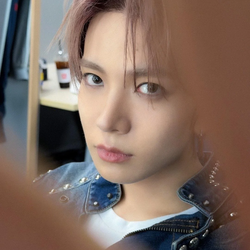 Heeseung gallery image